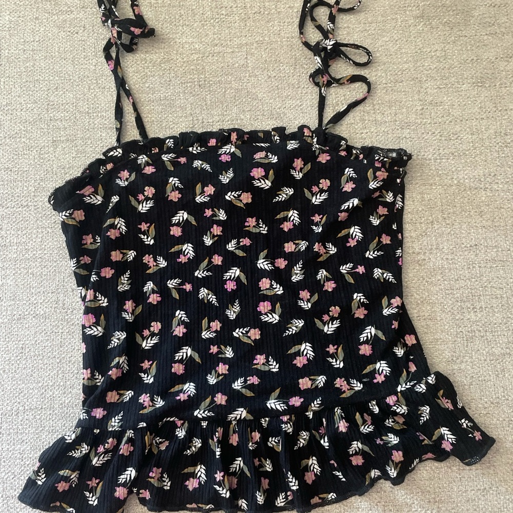 Tie ruffle shirt with flower print